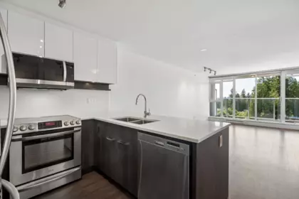 Kitchen Island Photo of 603 958 Ridgeway Avenue, Coquitlam, BC
