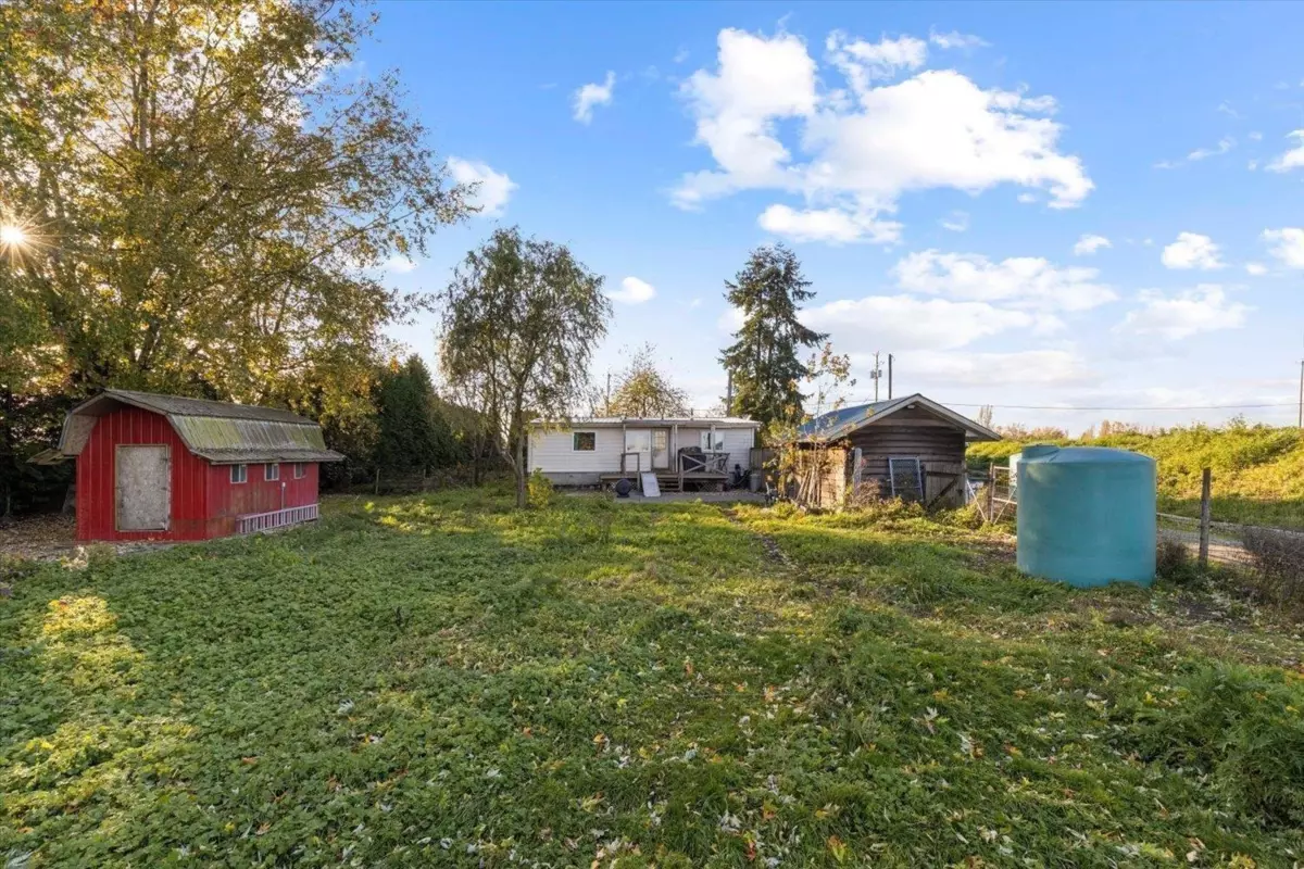 Family Room Photo of 4806 168 Street, Surrey, BC