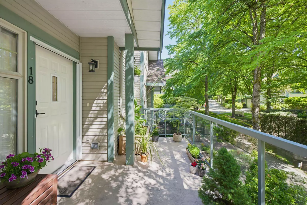 Dining Area Photo of 18 65 Foxwood Drive, Port Moody, BC