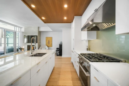 Breakfast Nook Photo of 301 6697 Nelson Avenue, West Vancouver, BC