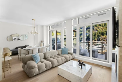 301 6697 Nelson Avenue, West Vancouver, BC, West Vancouver — Apartment/Condo for sale
