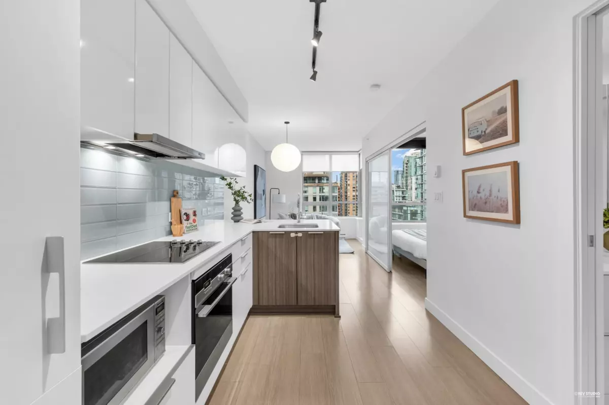 Family Room Photo of 1605 1308 Hornby Street, Vancouver, BC
