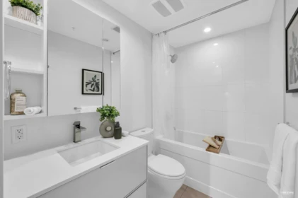 Guest Bathroom Photo of 1605 1308 Hornby Street, Vancouver, BC