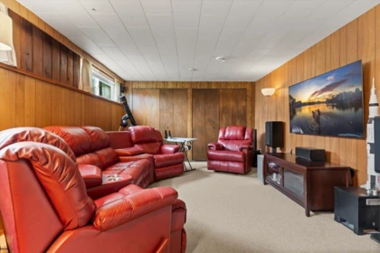 Hallway Photo of 34452 York Avenue, Abbotsford, BC
