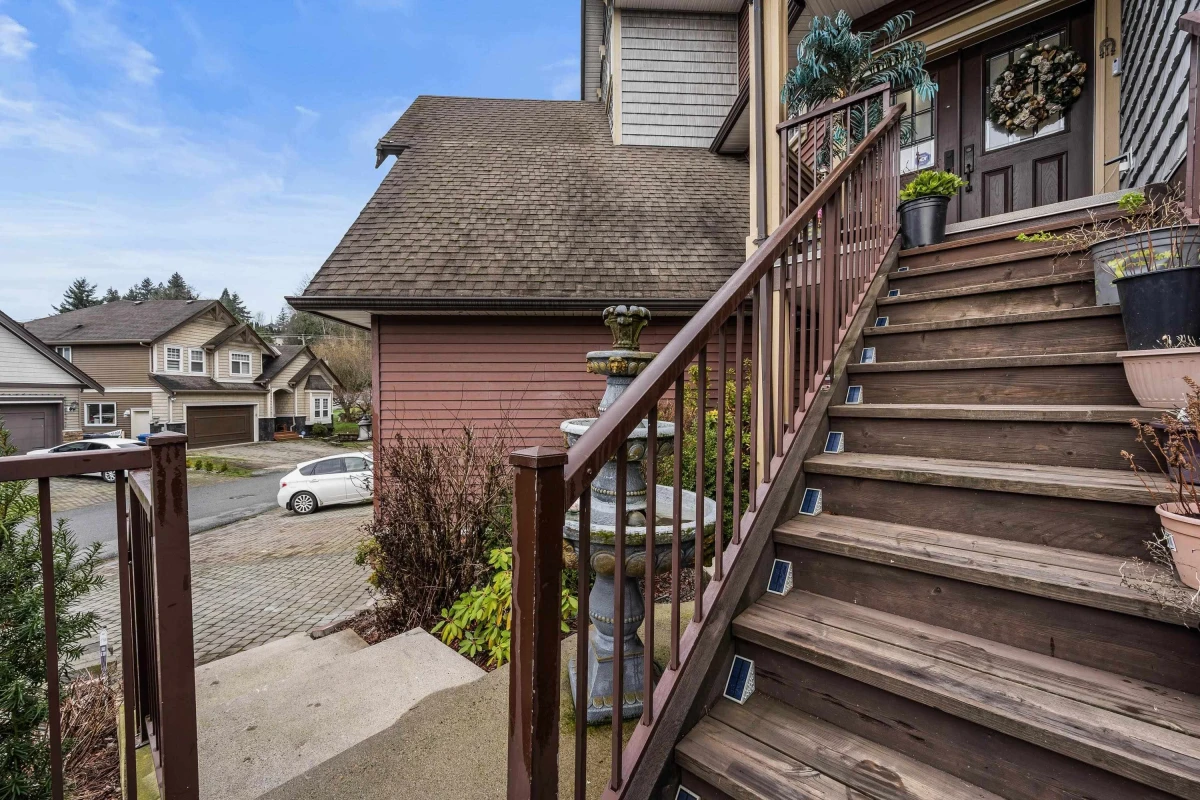 Family Room Photo of 35527 Zanatta Place, Abbotsford, BC