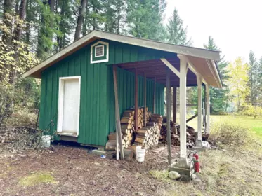 Laundry Room Photo of 50585 Slanzi Road, Boston Bar / Lytton, BC
