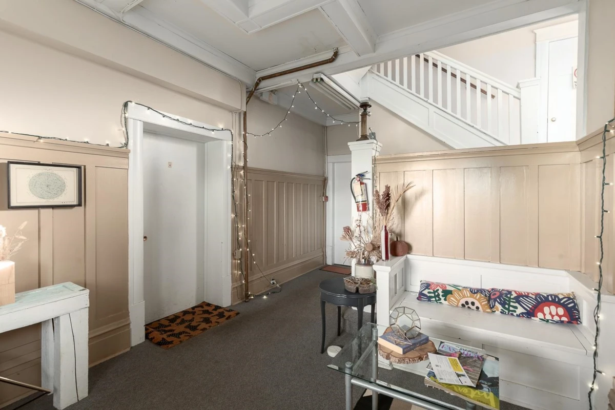 Family Room Photo of 236 W 12th Avenue, Vancouver, BC
