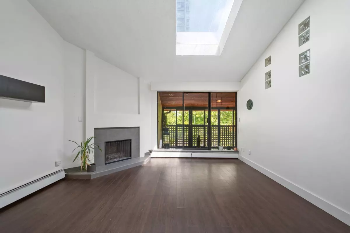 Living Room Photo of 304 141 W 13th Street, North Vancouver, BC