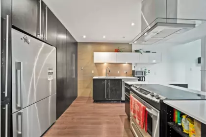Kitchen Island Photo of 304 141 W 13th Street, North Vancouver, BC