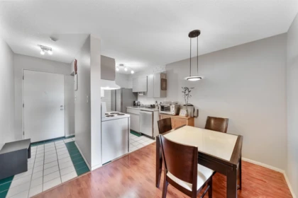 203 211 W 3rd Street, North Vancouver, BC, North Vancouver — Apartment/Condo for sale