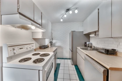 203 211 W 3rd Street, North Vancouver, BC, North Vancouver — Apartment/Condo for sale