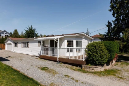 760 Hillcrest Road, Gibsons, BC, Gibsons — Single Family Residence for sale
