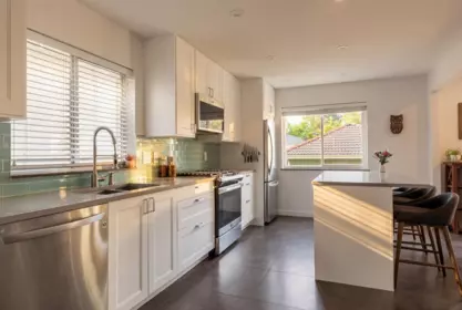 Kitchen Island Photo of 2950 W 15th Avenue, Vancouver, BC