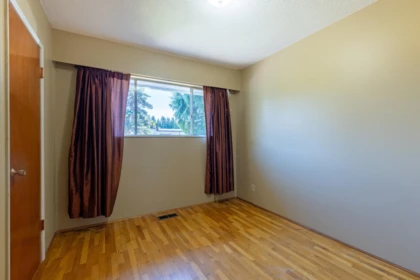 Guest Bathroom Photo of 3371 Vincent Street, Port Coquitlam, BC