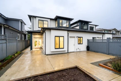 Garden / Landscaping Photo of 7962 Edmonds Street, Burnaby, BC