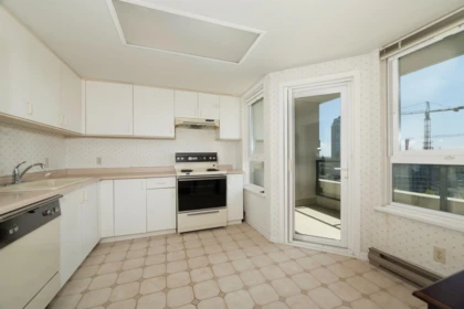 Walk-In Closet Photo of #1503 6152 Kathleen Avenue, Burnaby, BC