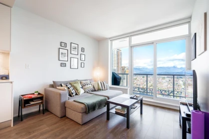 4210 1955 Alpha Way, Burnaby, BC, Burnaby — Apartment/Condo for sale