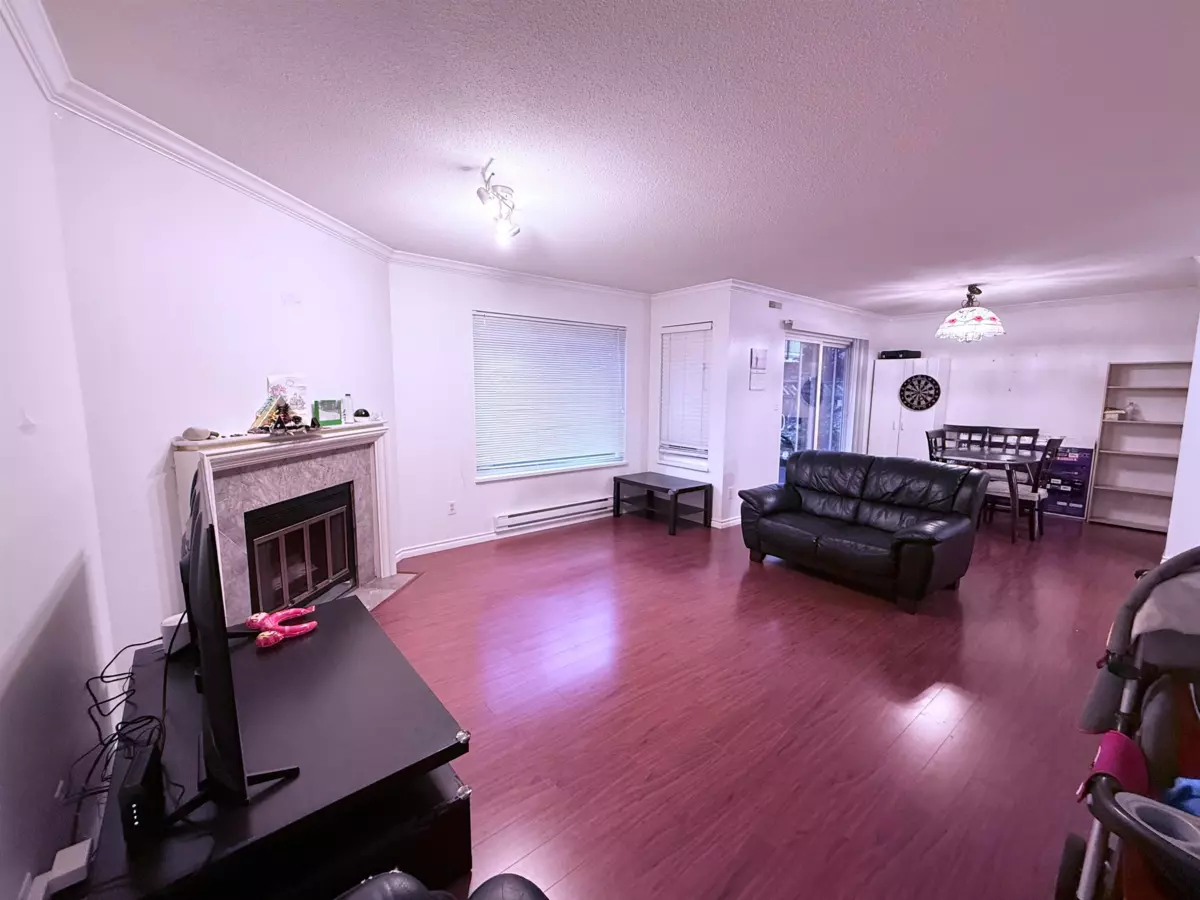 Living Room Photo of 5 7171 Blundell Road, Richmond, BC