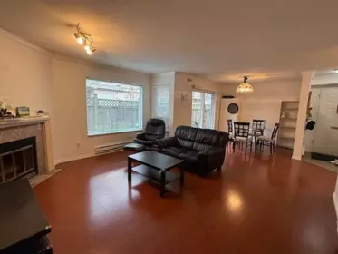 Kitchen Island Photo of 5 7171 Blundell Road, Richmond, BC