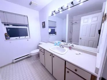 Primary Bathroom Photo of 5 7171 Blundell Road, Richmond, BC