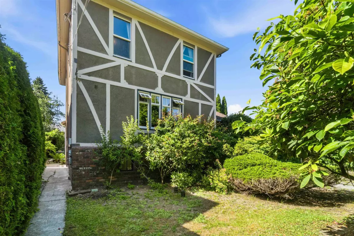 Family Room Photo of 205 Fourth Avenue, New Westminster, BC