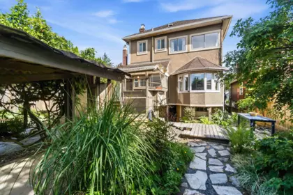 Hot Tub / Spa Photo of 205 Fourth Avenue, New Westminster, BC