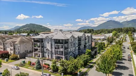 Hot Tub / Spa Photo of 104 45630 Spadina Avenue, Chilliwack, BC
