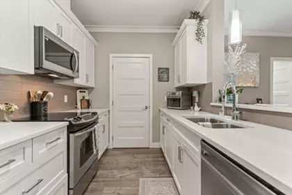 Kitchen Photo of 104 45630 Spadina Avenue, Chilliwack, BC