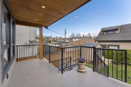 Entry Foyer Photo of 3233 Grant Street, Vancouver, BC