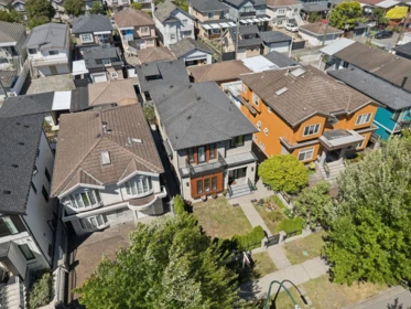 Hot Tub / Spa Photo of 3233 Grant Street, Vancouver, BC