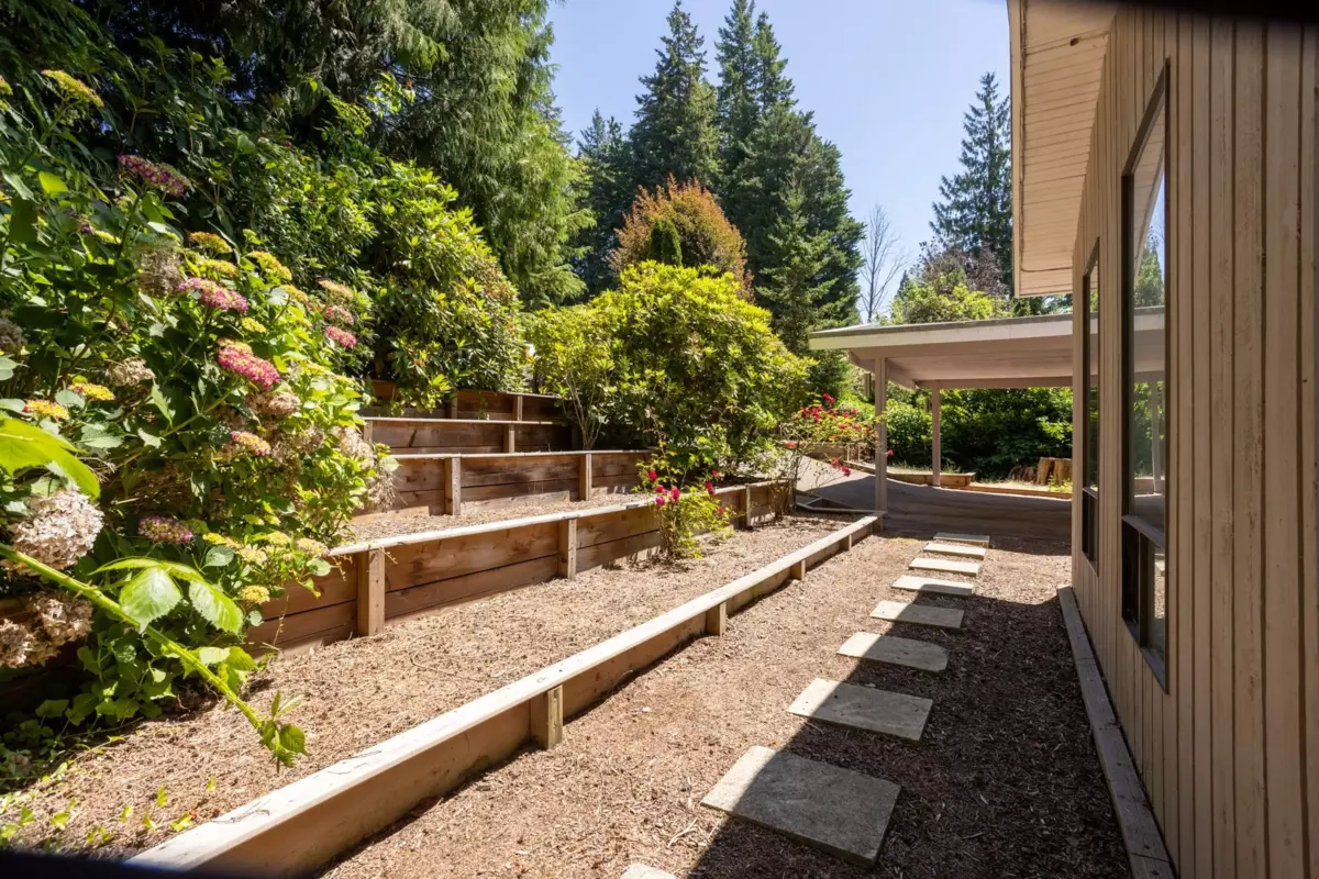 Dining Area Photo of 148 Roe Drive, Port Moody, BC