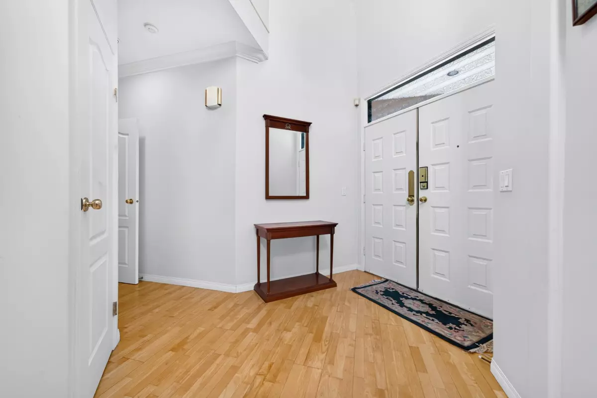 Living Room Photo of 6215 Dunsmuir Crescent, Richmond, BC