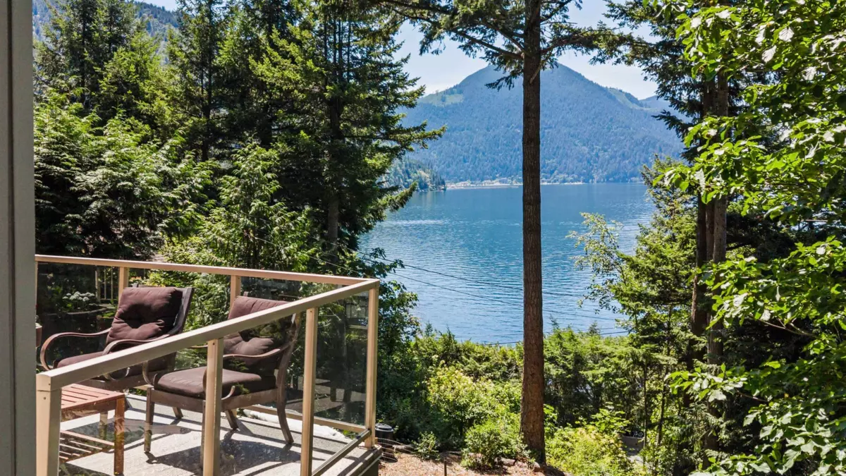 Family Room Photo of 6970 Rockwell Drive, Harrison Hot Springs, BC