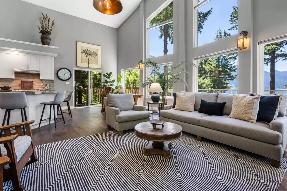 Living Room Photo of 6970 Rockwell Drive, Harrison Hot Springs, BC