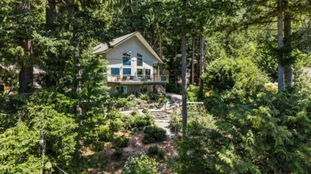 6970 Rockwell Drive, Harrison Hot Springs, BC, Harrison Hot Springs — Single Family Residence for sale