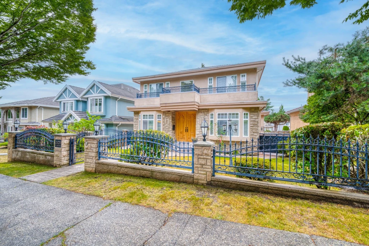Exterior Rear Photo of 2420 Scarboro Avenue, Vancouver, BC