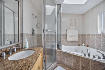 Entry Foyer Photo of 2420 Scarboro Avenue, Vancouver, BC