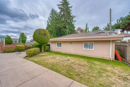Swimming Pool Photo of 2420 Scarboro Avenue, Vancouver, BC