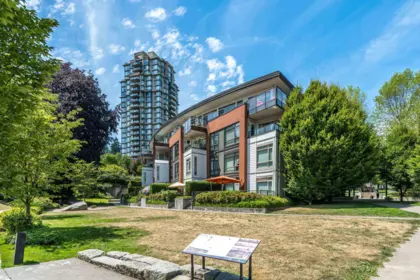 Street View Photo of 303 20 E Royal Avenue, New Westminster, BC