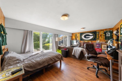 Garage Interior Photo of 674 Blueridge Avenue, North Vancouver, BC