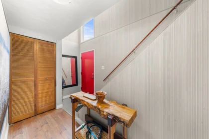 Mudroom Photo of 674 Blueridge Avenue, North Vancouver, BC