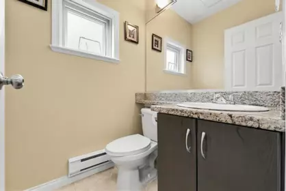 Primary Bathroom Photo of 27 9451 Granville Avenue, Richmond, BC
