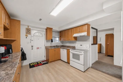 Breakfast Nook Photo of 1457 SE Marine Drive, Vancouver, BC