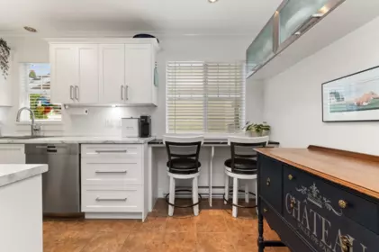 Kitchen Island Photo of 5949 Sappers Way, Chilliwack, BC