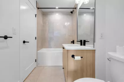 Guest Bathroom Photo of 504 22265 Dewdney Trunk Road, Maple Ridge, BC