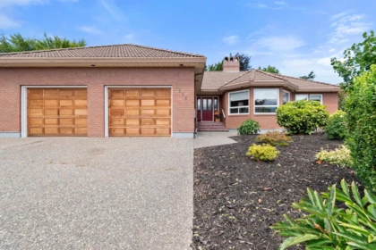 6958 Coach Lamp Drive, Chilliwack, BC, Chilliwack — Single Family Residence for sale
