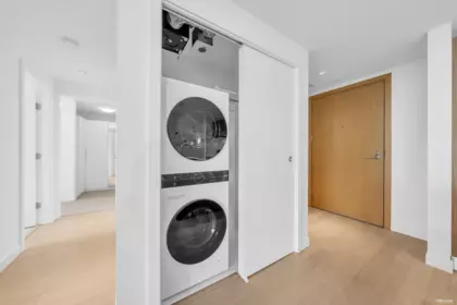 Hallway Photo of 1105 4638 Gladstone Street, Vancouver, BC
