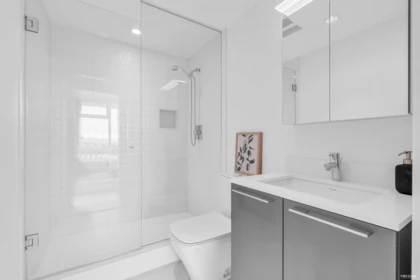 Mudroom Photo of 1105 4638 Gladstone Street, Vancouver, BC
