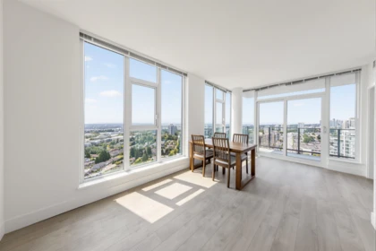 2908 7388 Kingsway, Burnaby, BC, Burnaby — Apartment/Condo for sale