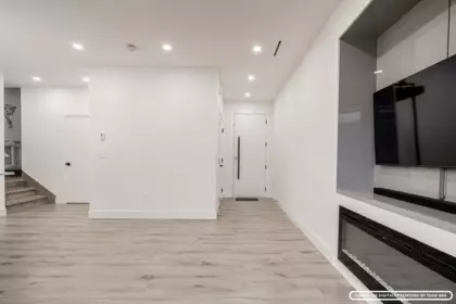 2 4675 Canada Way, Burnaby, BC, Burnaby — Half Duplex for sale